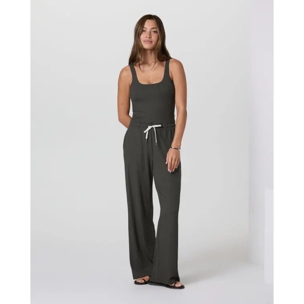 Vuori Pose Scoop Jumpsuit in Kale Size Medium